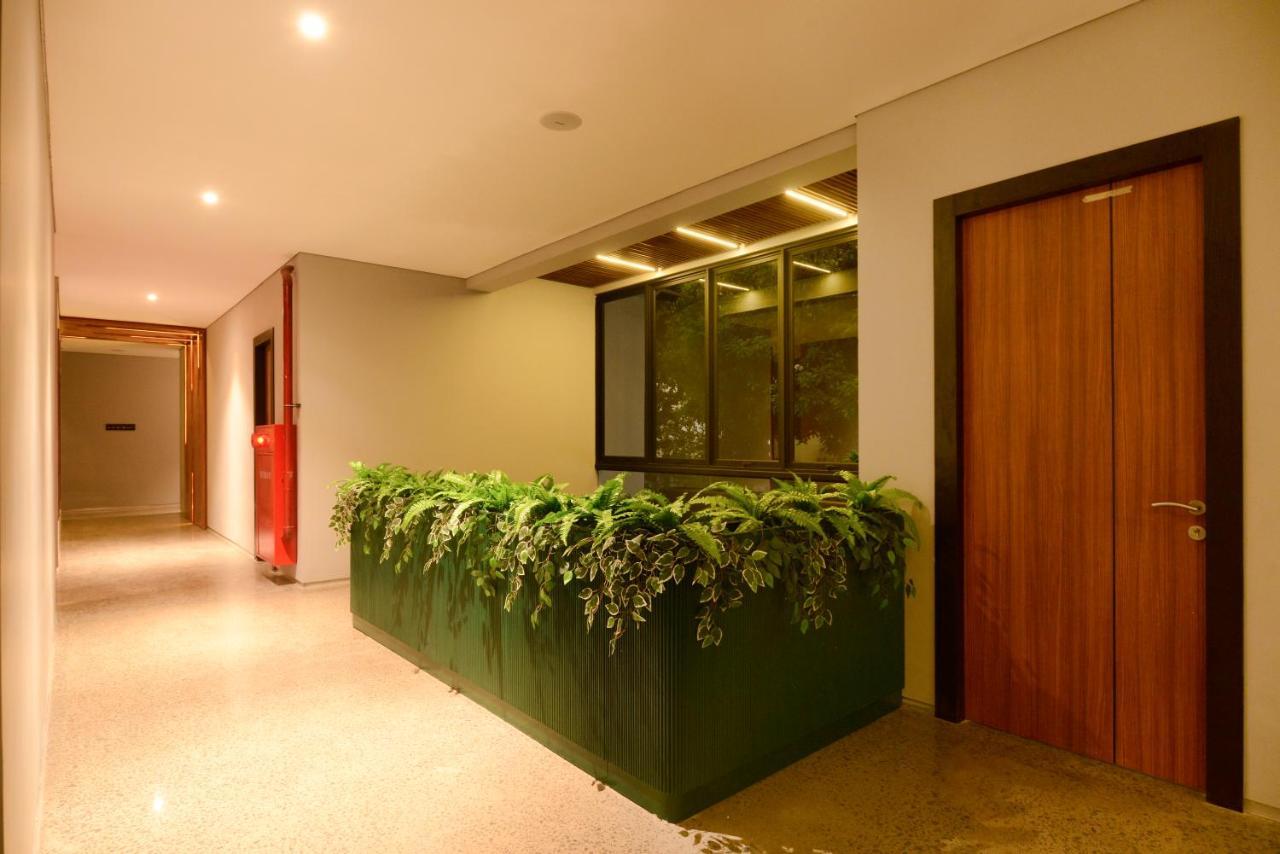 Nata Azana Hotel Solo Exterior foto